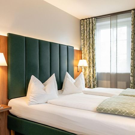 Hotel Goldener Hirsch Байройт Екстериор снимка
